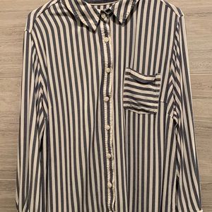 Oversized float button up